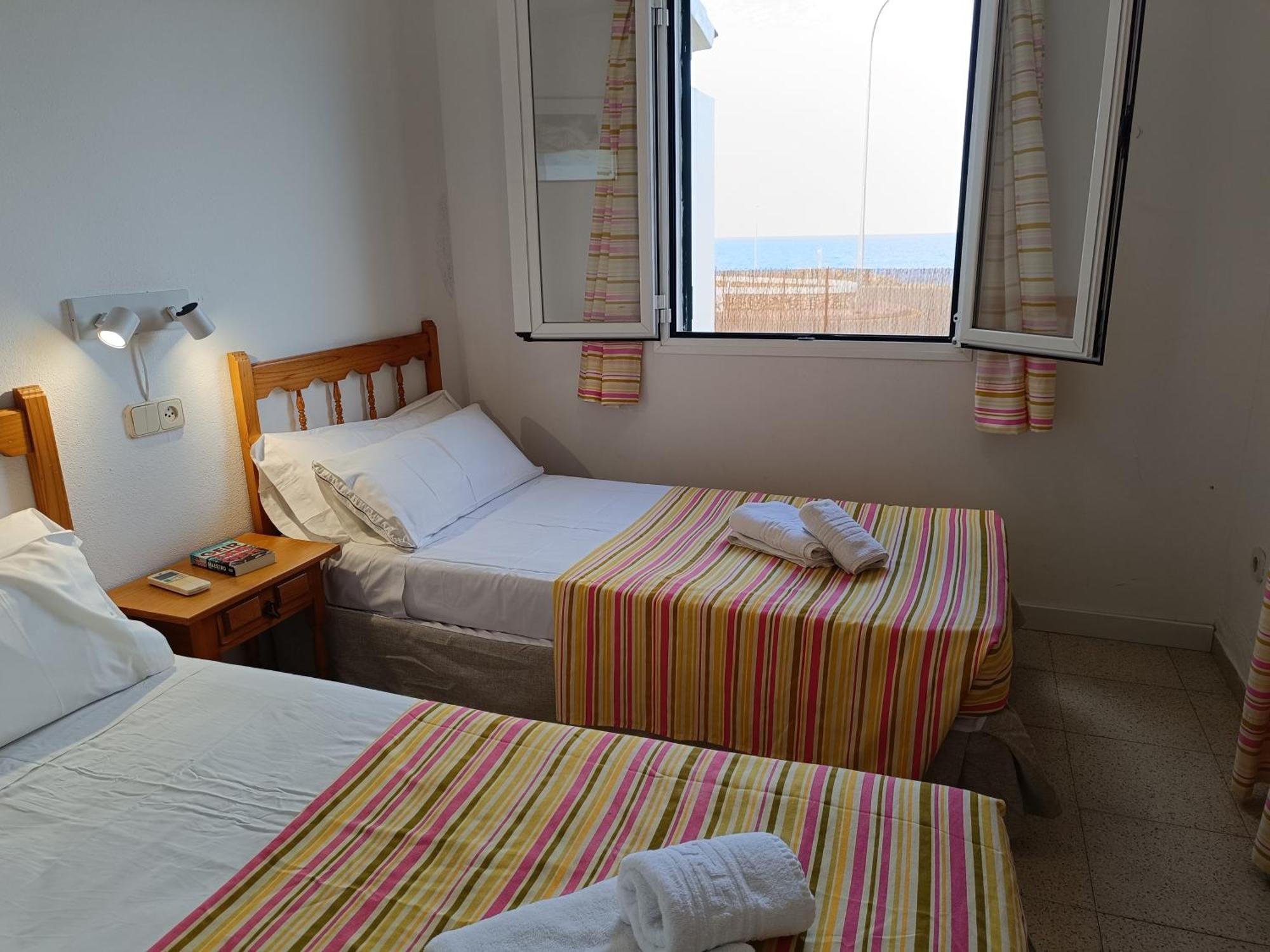Villa Victor - Primera Linea Mar, Vista A Puesta De Sol Cala'N Blanes  Bagian luar foto